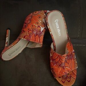 Que Orange Patterned Mules